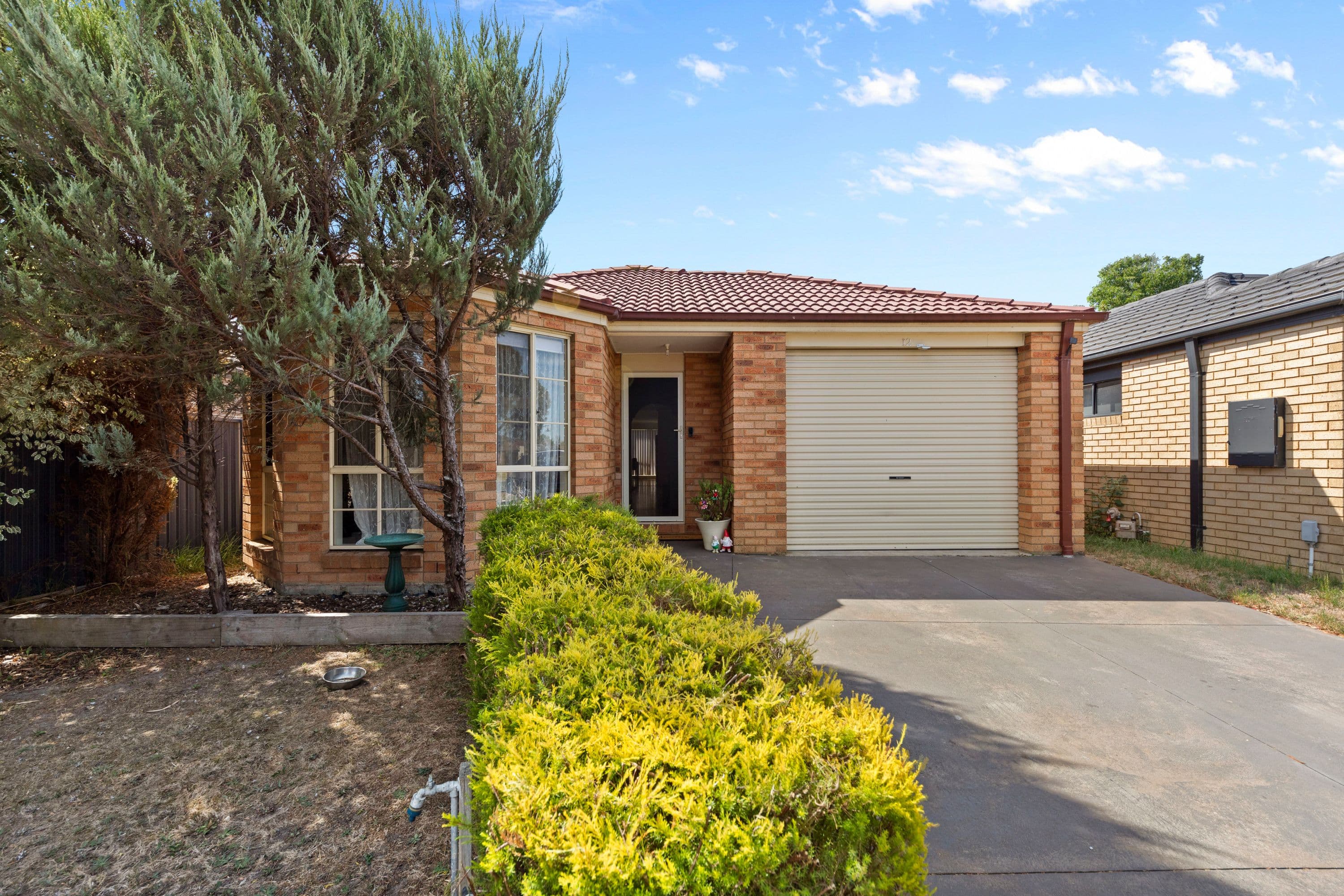 12 Dianella Close, Pakenham VIC 3810, Pakenham - Thumbnail 2