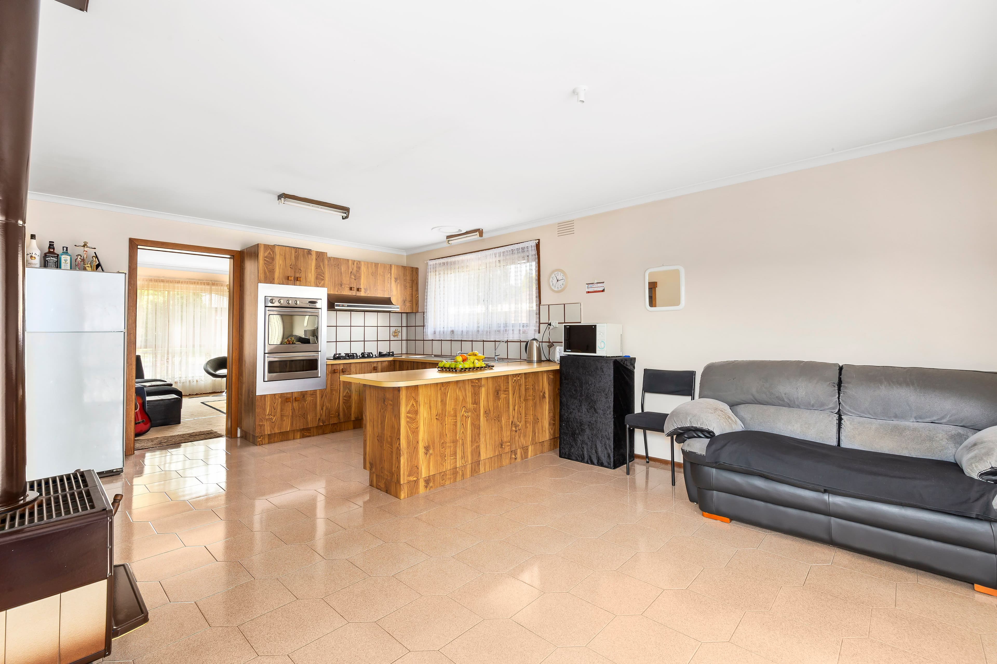 32 Streeton Circuit, Mill Park VIC 3082, Mill Park - Thumbnail 3