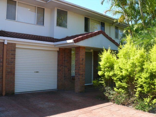 17 Crows Ash Court, OXENFORD QLD 4210, Oxenford - Image 1