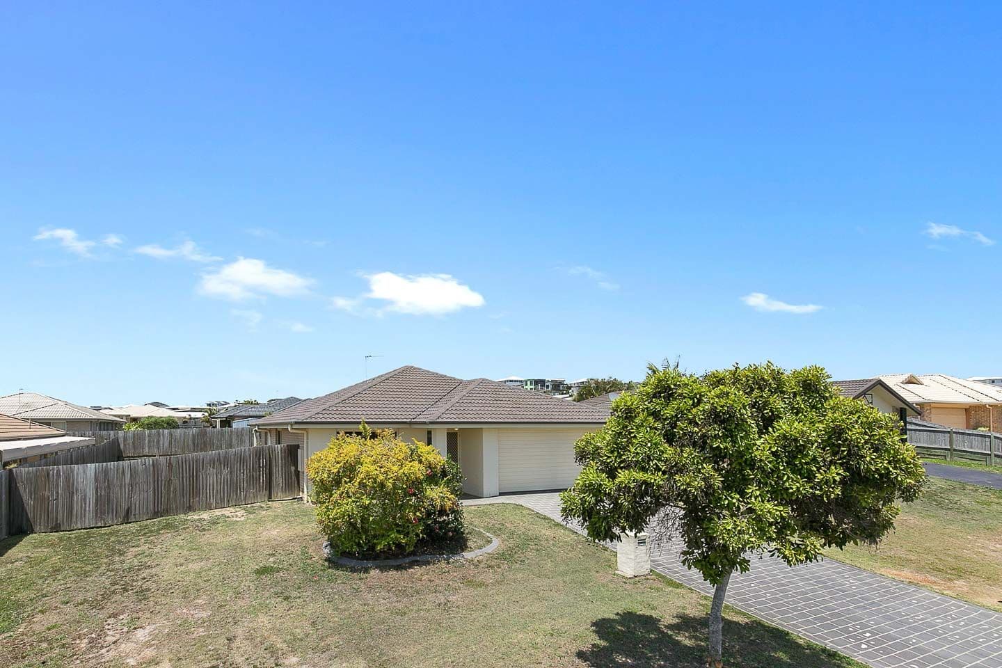 6 Beagle Avenue, Nikenbah QLD 4655, Nikenbah - Image 1