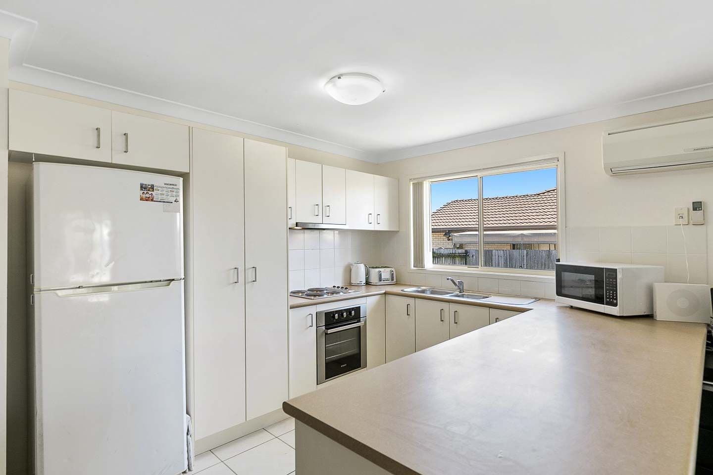 6 Beagle Avenue, Nikenbah QLD 4655, Nikenbah - Thumbnail 2