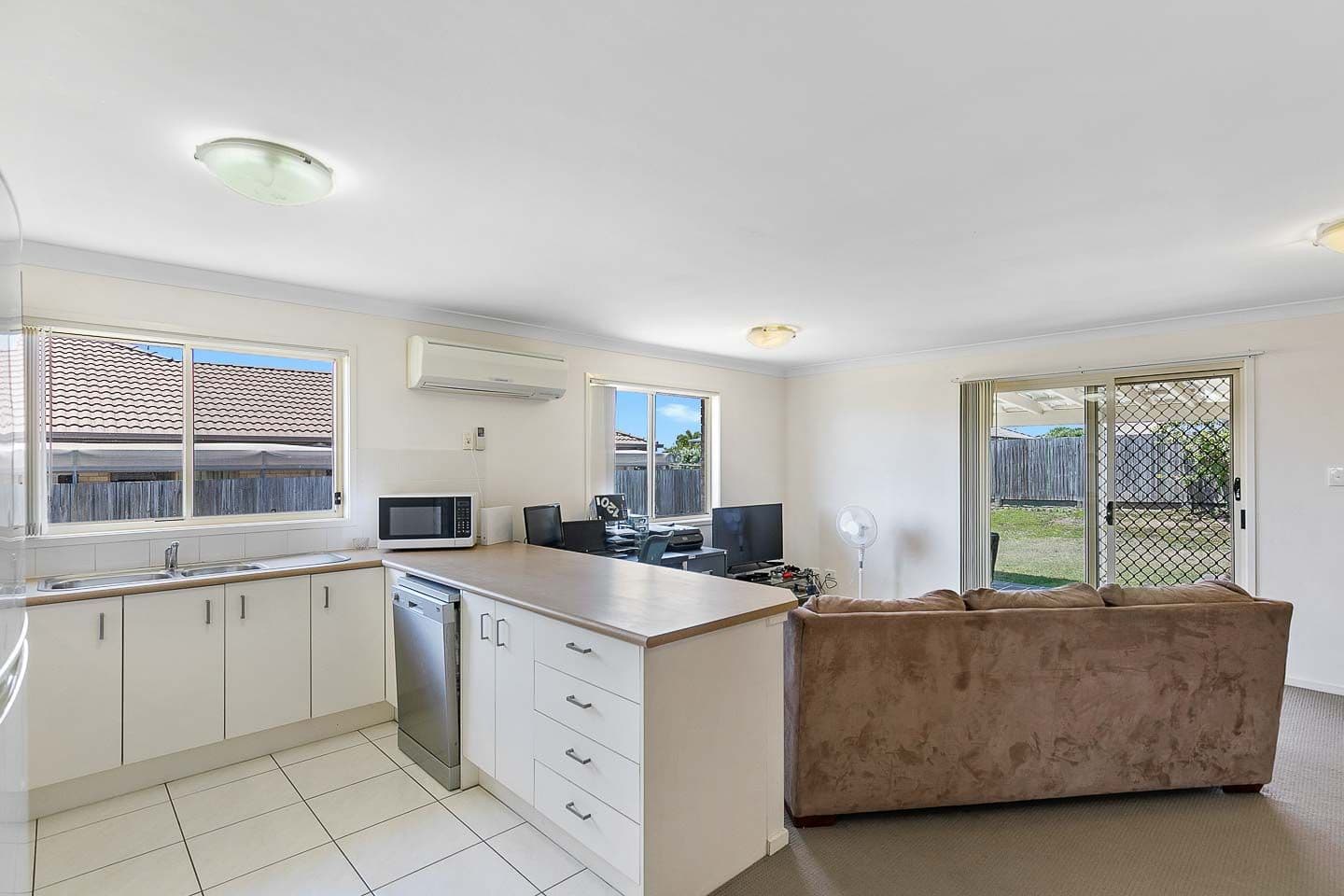 6 Beagle Avenue, Nikenbah QLD 4655, Nikenbah - Thumbnail 3