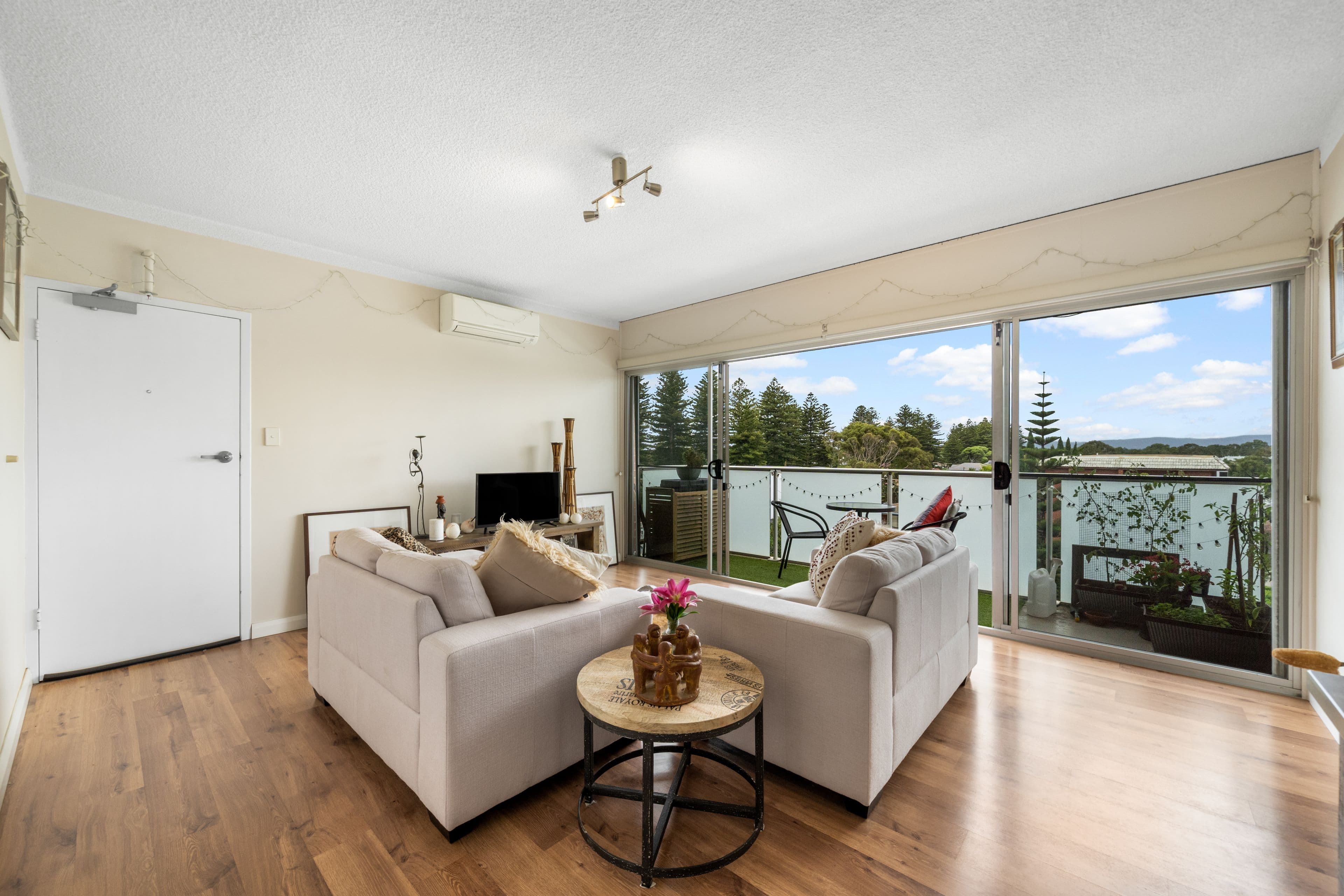 576 Seaview Road, Grange SA 5022, Grange - Thumbnail 2