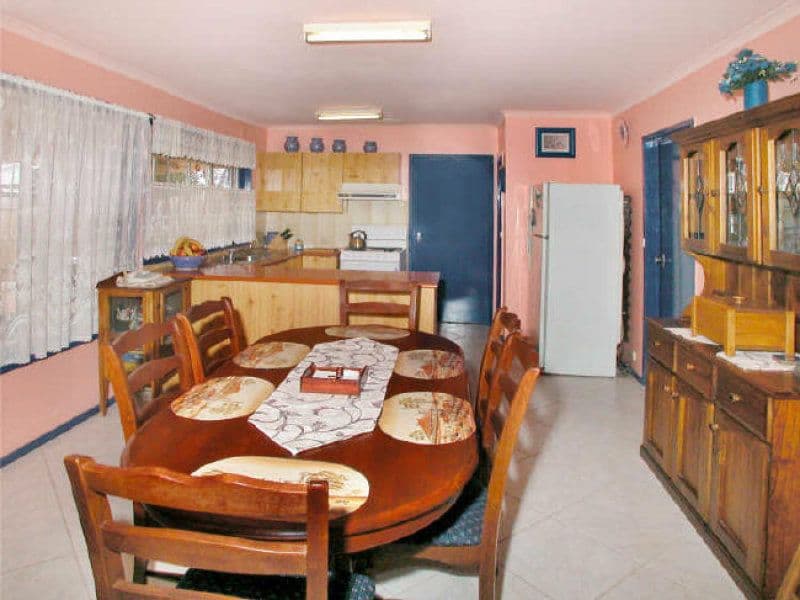 24 Perry Close, MELTON VIC 3337, Melton - Thumbnail 2