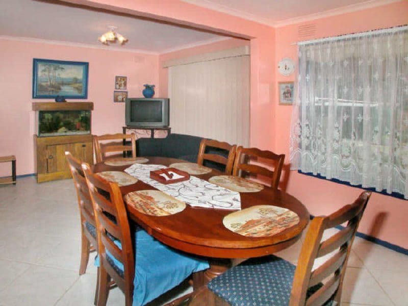 24 Perry Close, MELTON VIC 3337, Melton - Thumbnail 6
