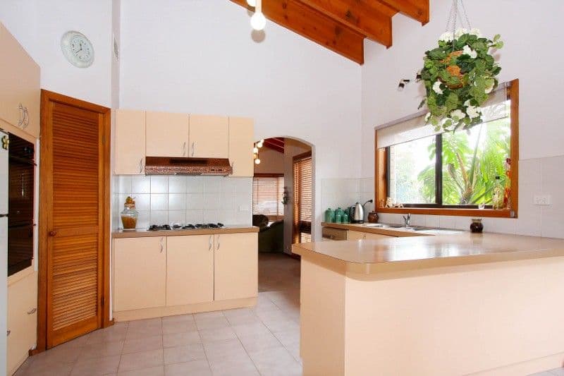 29 Prince Albert Crescent, TAYLORS LAKES VIC 3038, Taylors Lakes - Thumbnail 2