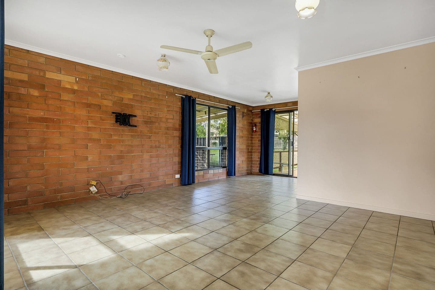 9C Albany Crescent, Oaklands Park SA 5046, Oaklands Park - Thumbnail 3