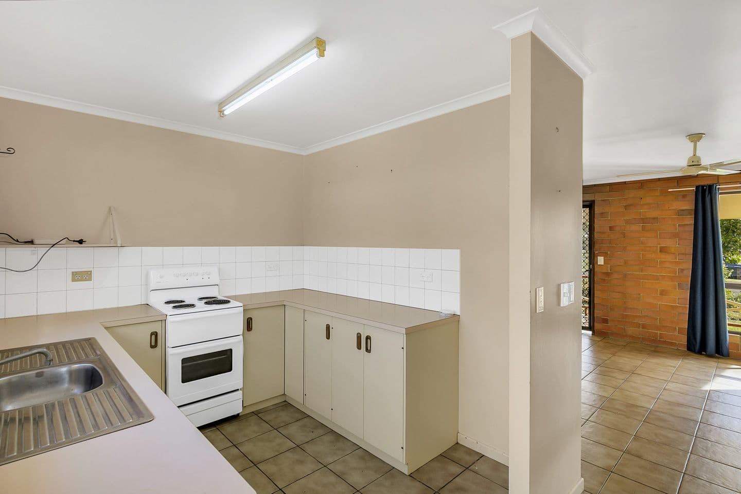 9C Albany Crescent, Oaklands Park SA 5046, Oaklands Park - Thumbnail 4