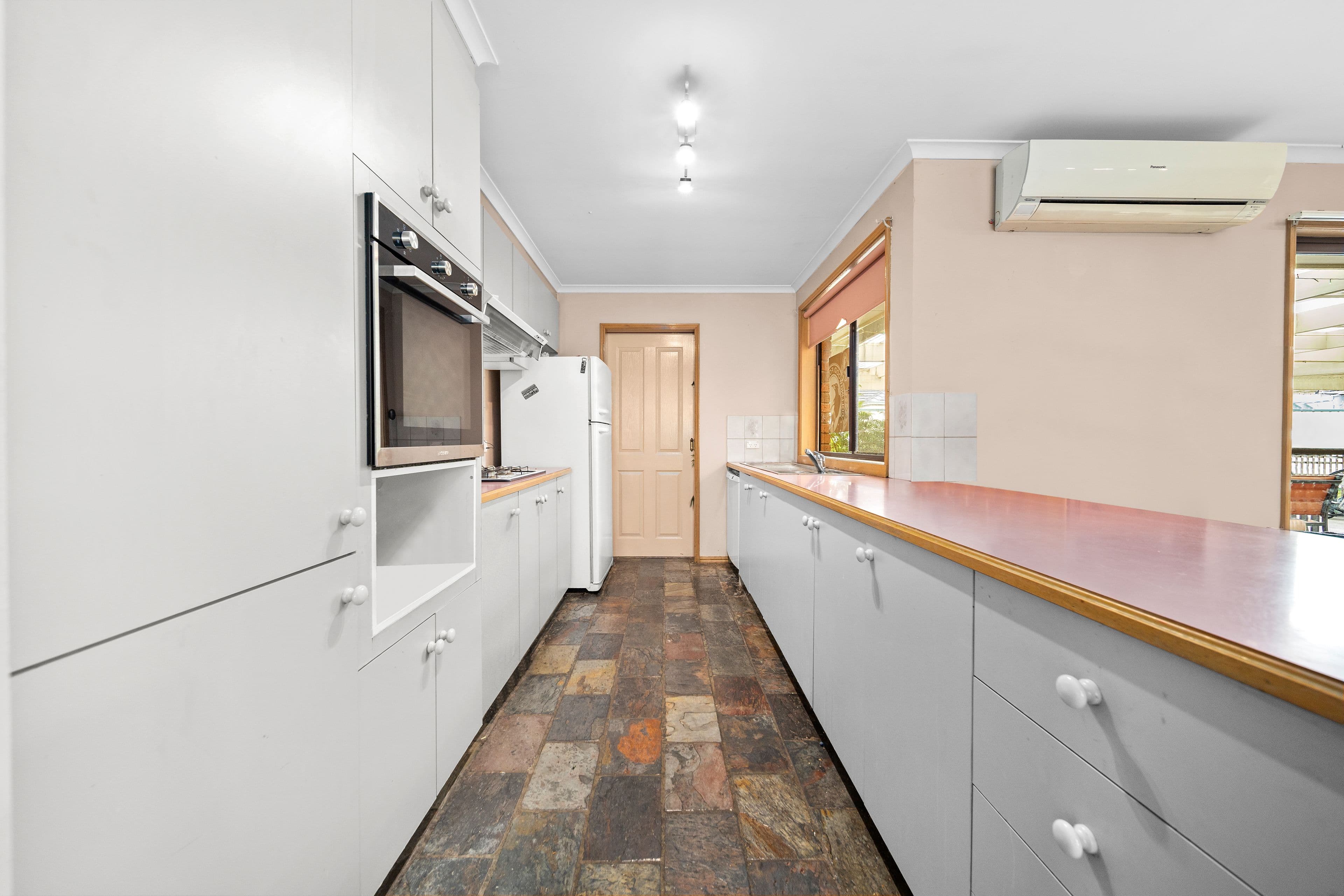 61 Lakeview Avenue, Rowville VIC 3178, Rowville - Thumbnail 3