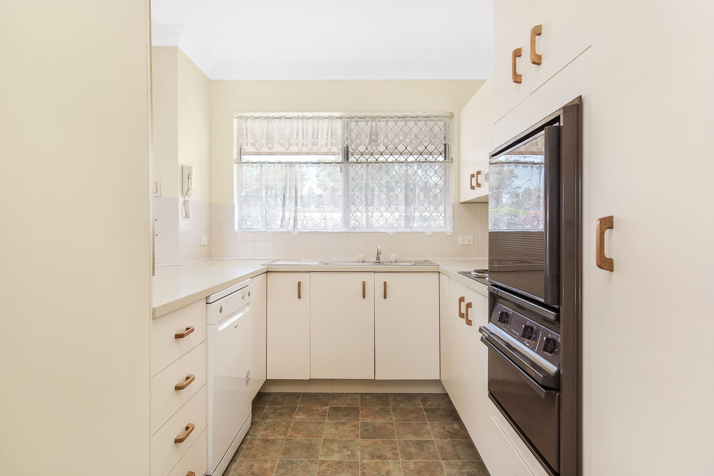 39 Wyllie Street, Redcliffe QLD 4020, Redcliffe - Thumbnail 3