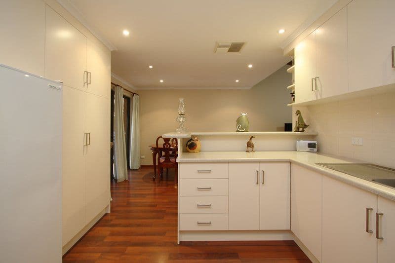 10b  Kareda Drive, CAMPBELLTOWN SA 5074, Campbelltown - Thumbnail 2