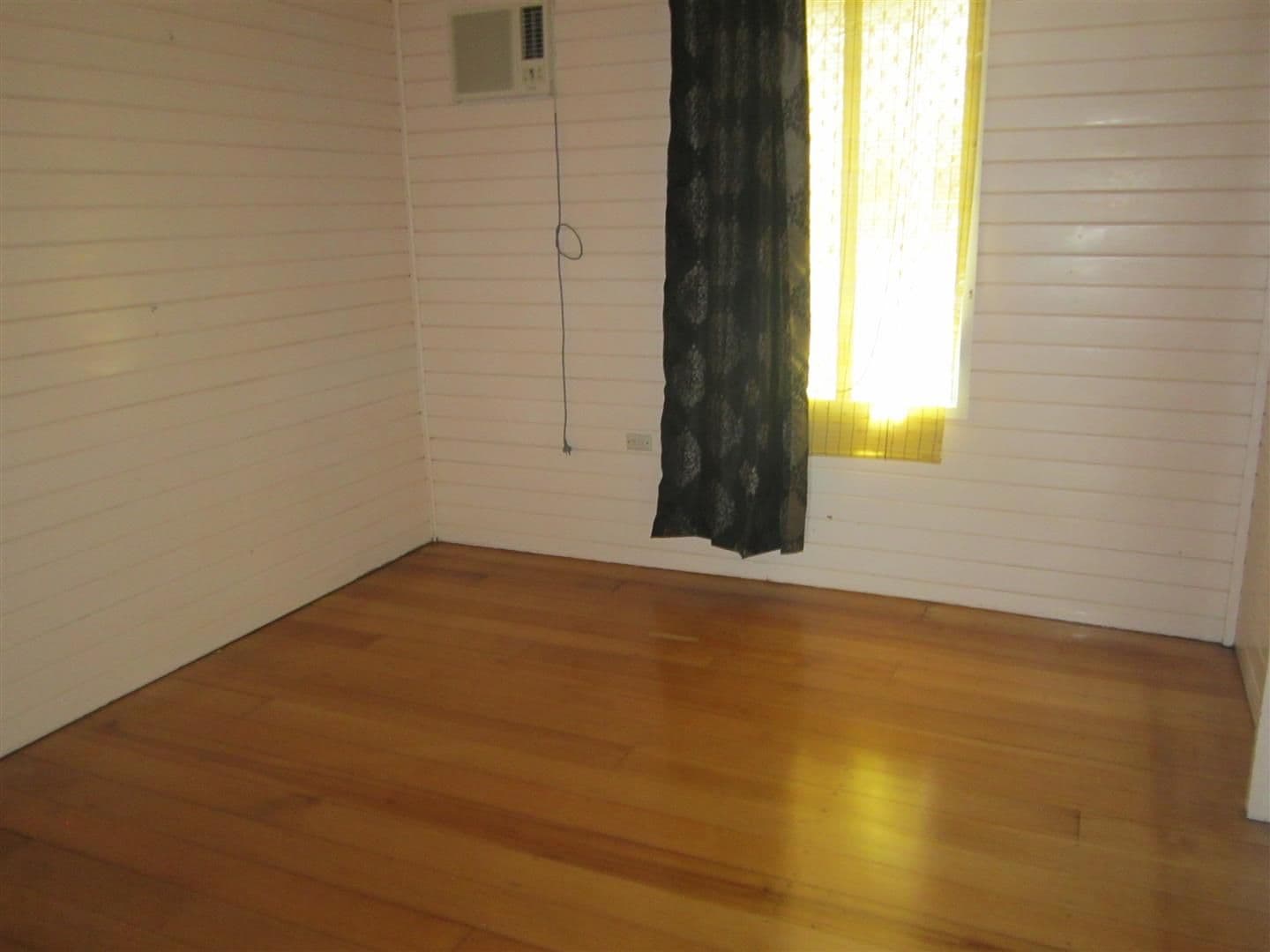 37 Larnach Street, ALLENSTOWN QLD 4700, Allenstown - Thumbnail 6