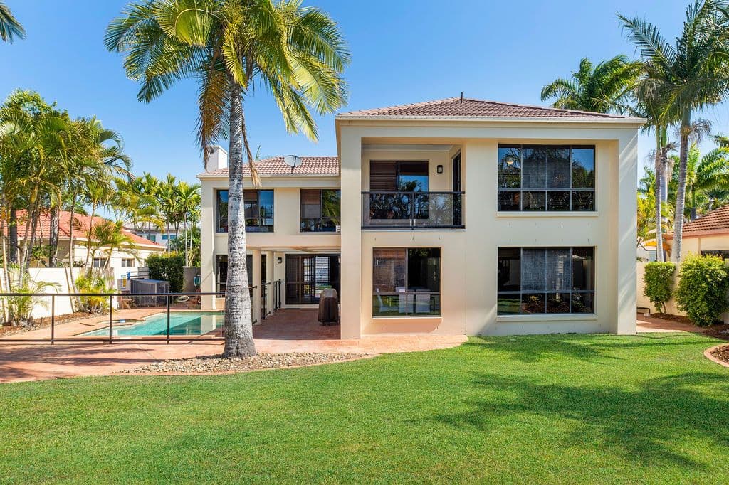 1639 Riverdale Drive, Hope Island QLD 4212, Hope Island - Thumbnail 2