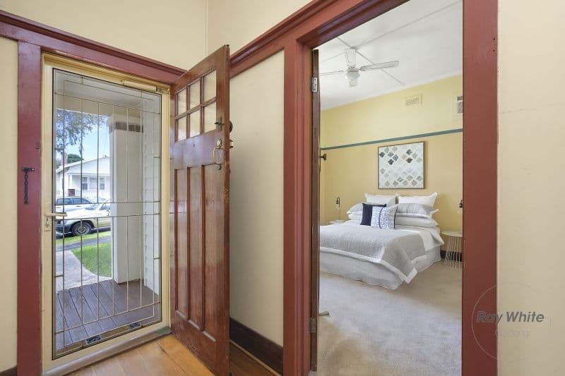 7 Pineville Avenue, Geelong West VIC 3218, Geelong West - Thumbnail 5