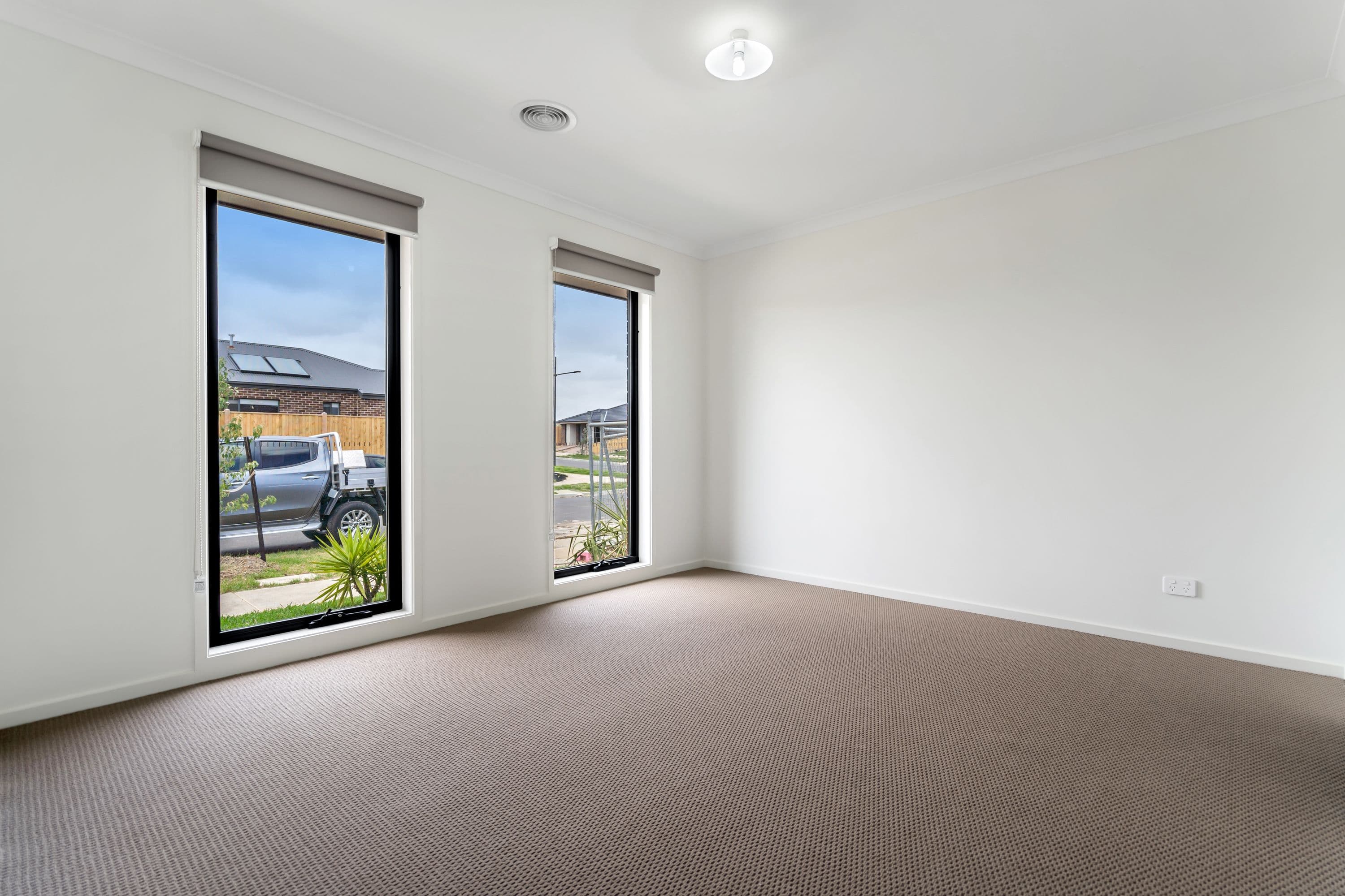 24 Bastings Avenue, Mickleham VIC 3064, Mickleham - Thumbnail 2