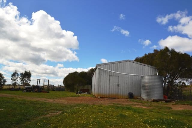 975 Seymour-Pyalong Road, SEYMOUR VIC 3660, Seymour - Thumbnail 2