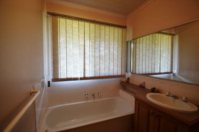 975 Seymour-Pyalong Road, SEYMOUR VIC 3660, Seymour - Thumbnail 5