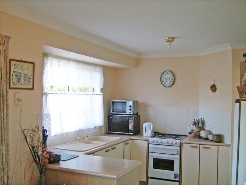 45 Highvale Drive, Helensvale, QLD, 4212, Helensvale - Thumbnail 2
