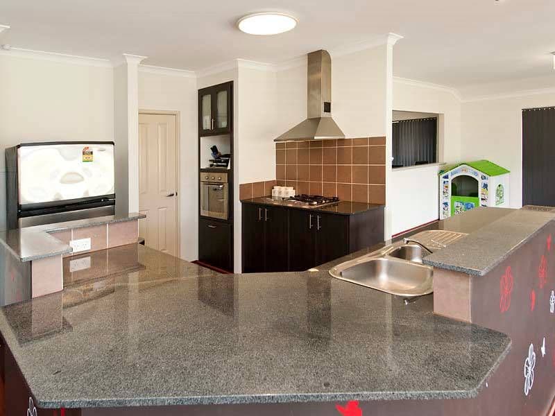 6 Hoop Place, CANNING VALE WA 6155, Canning Vale - Thumbnail 7