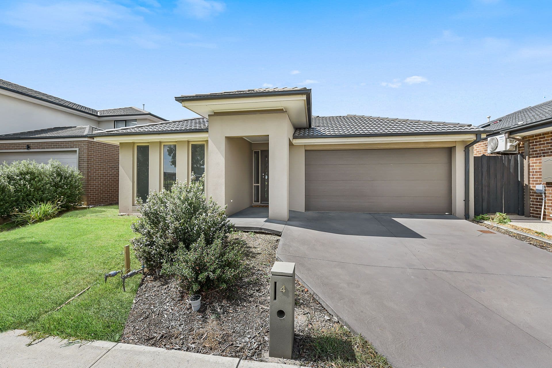 4 Mapleshade Avenue, Clyde North VIC 3978, Clyde North - Thumbnail 2