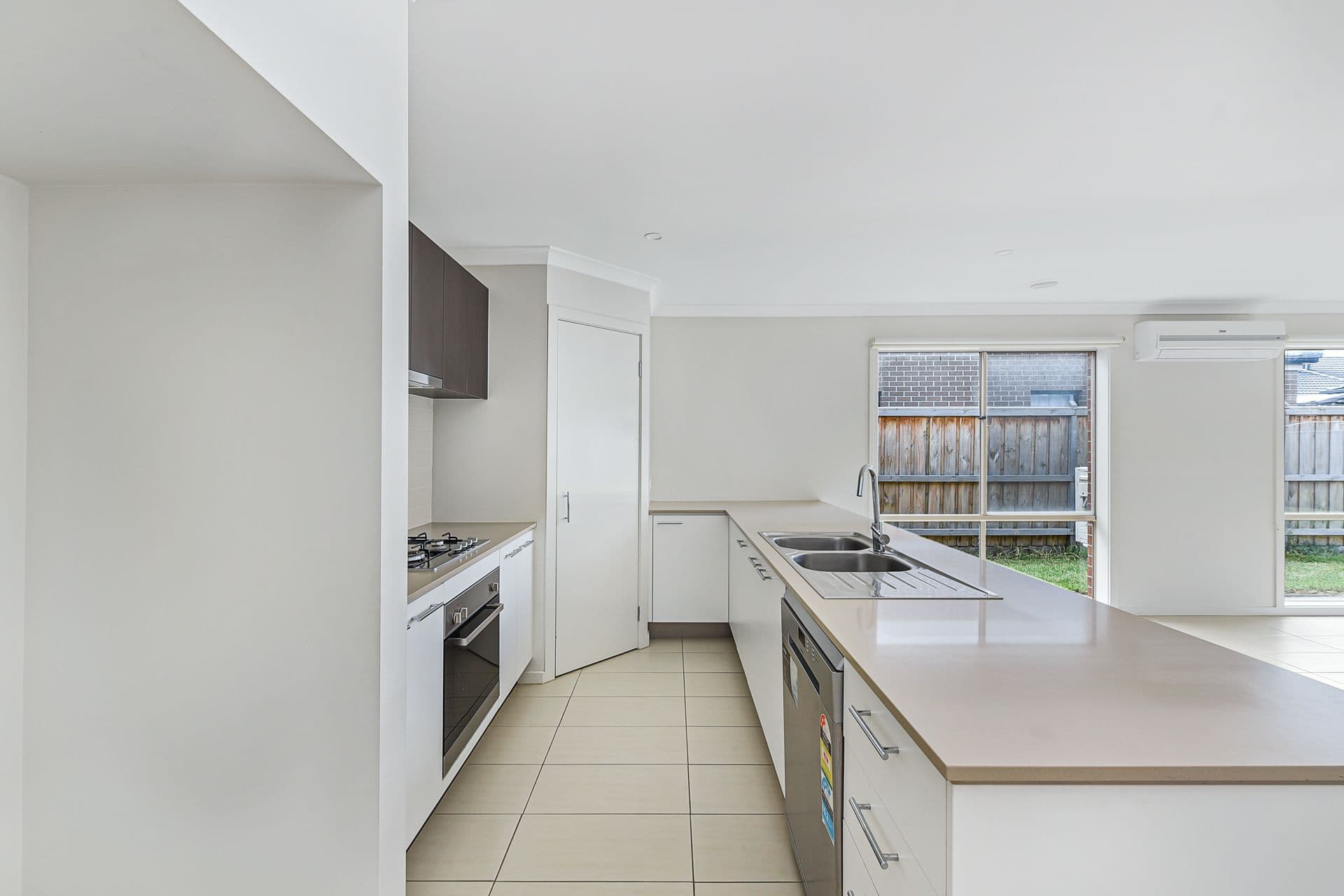 4 Mapleshade Avenue, Clyde North VIC 3978, Clyde North - Thumbnail 6