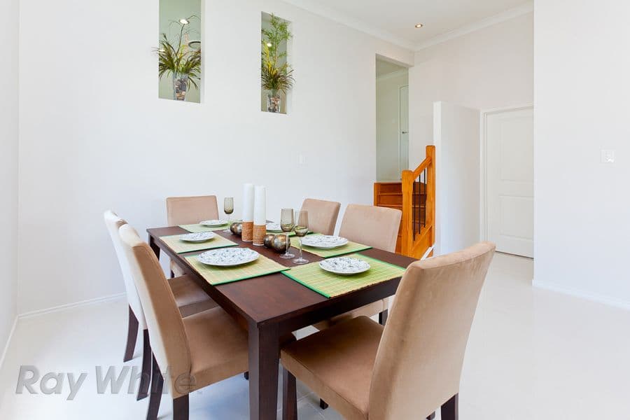 7 Rosella Crescent, SPRINGFIELD LAKES QLD 4300, Springfield Lakes - Thumbnail 2