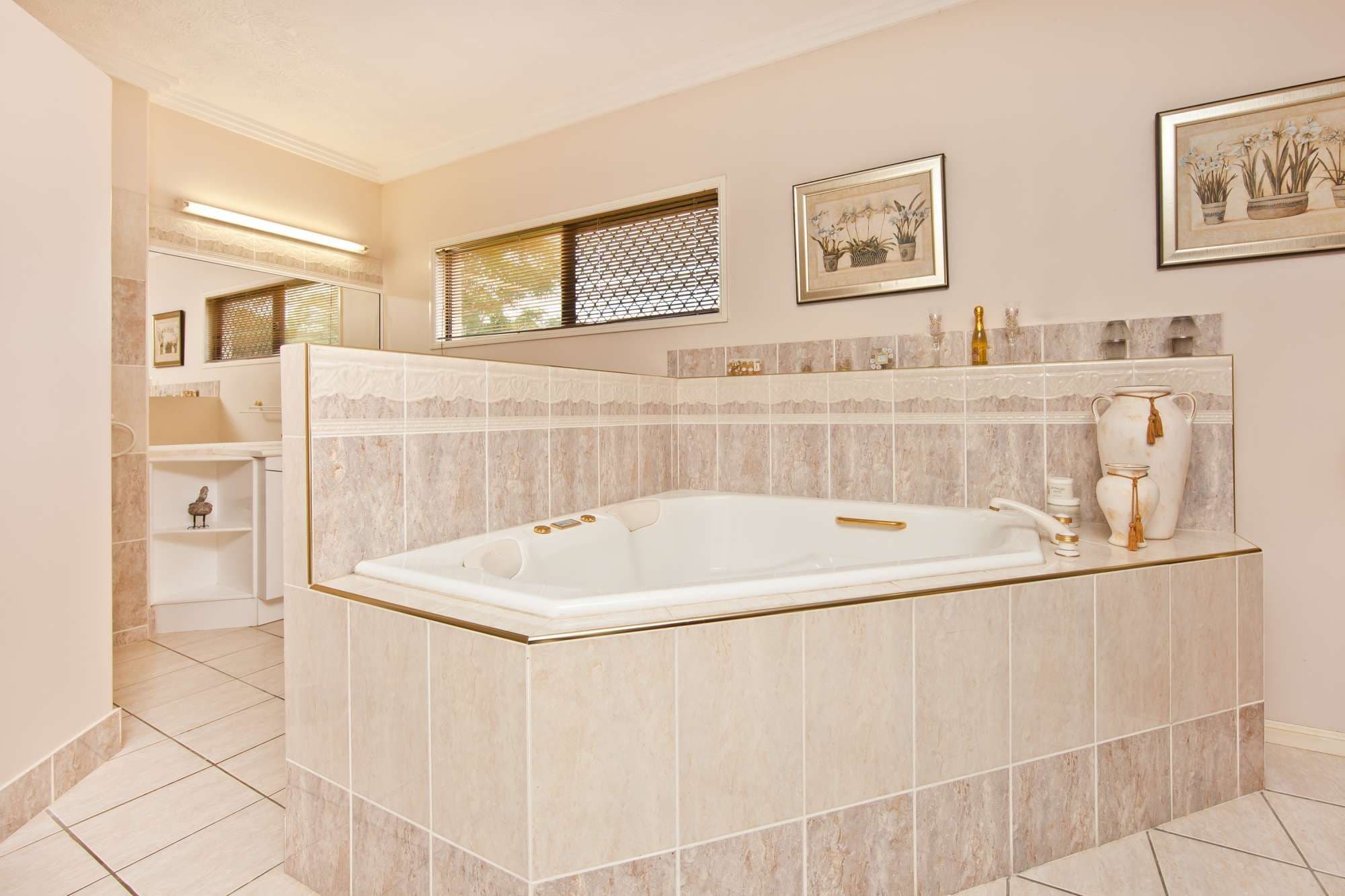 8 Rupertswood Drive, ALICE RIVER QLD 4817, Alice River - Thumbnail 4