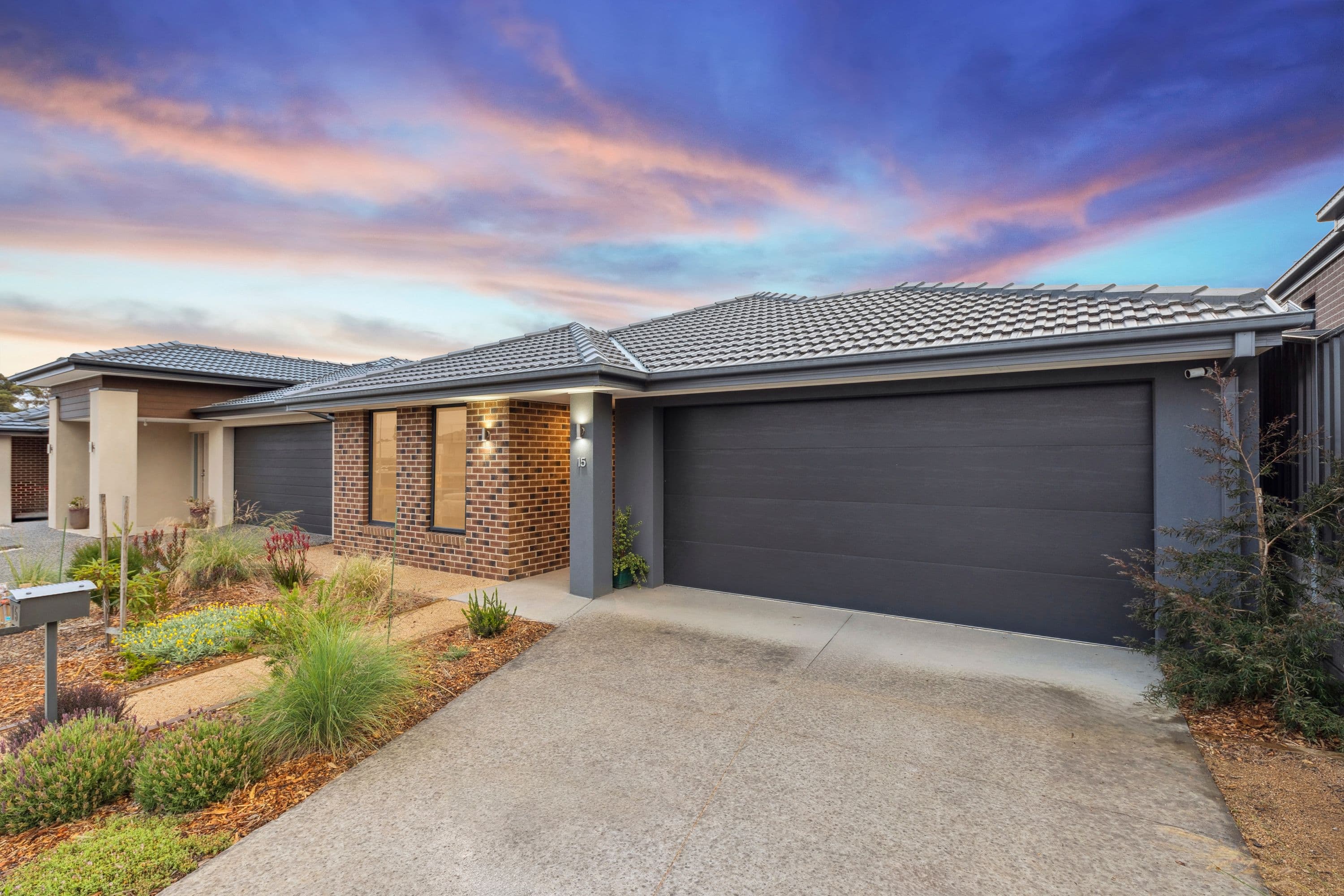 15 Eldora Road, Pakenham VIC 3810, Pakenham - Thumbnail 2