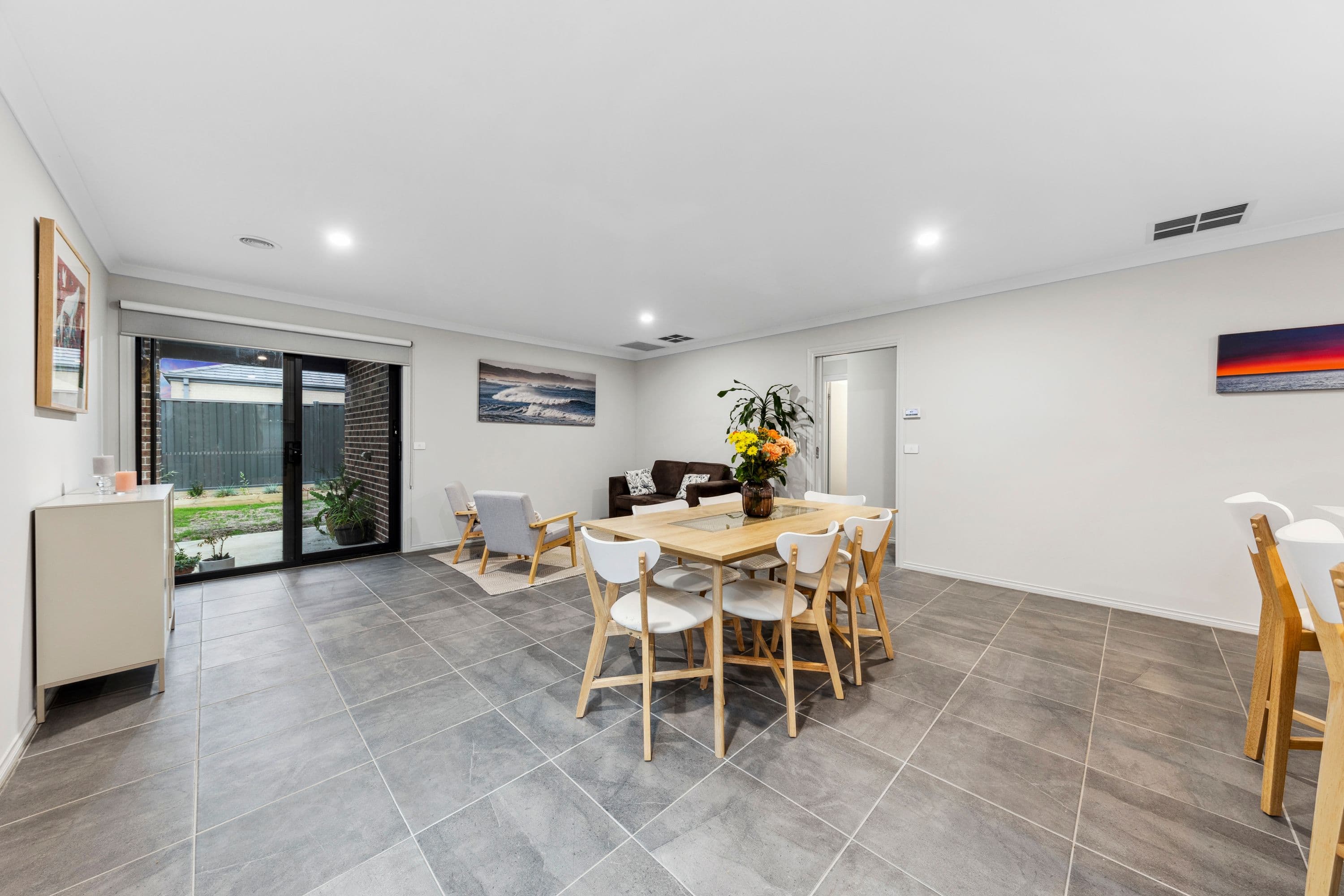 15 Eldora Road, Pakenham VIC 3810, Pakenham - Thumbnail 7