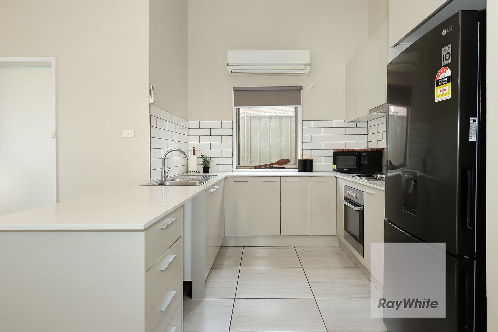 1 Millar Road, Tullamarine VIC 3043, Tullamarine - Thumbnail 2