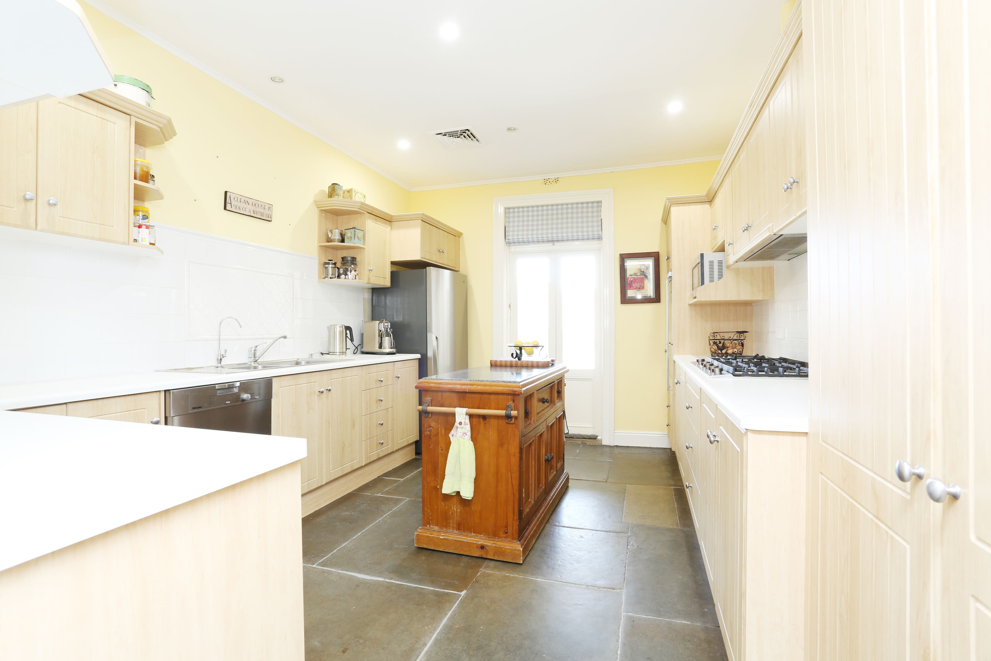 24 William Street, Clare SA 5453, Clare - Thumbnail 2