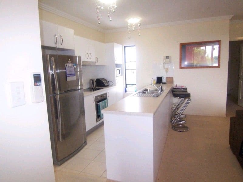 1884 Logan Road, UPPER MOUNT GRAVATT QLD 4122, Upper Mount Gravatt - Thumbnail 2