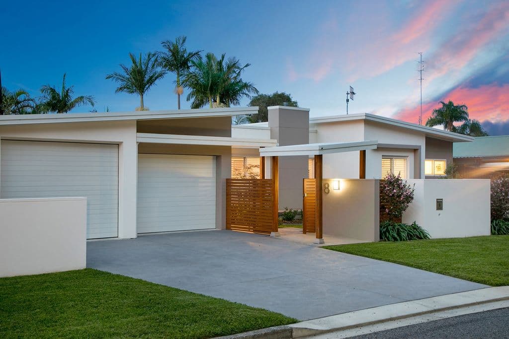 8 Parkside Avenue, Mascot - Image 1