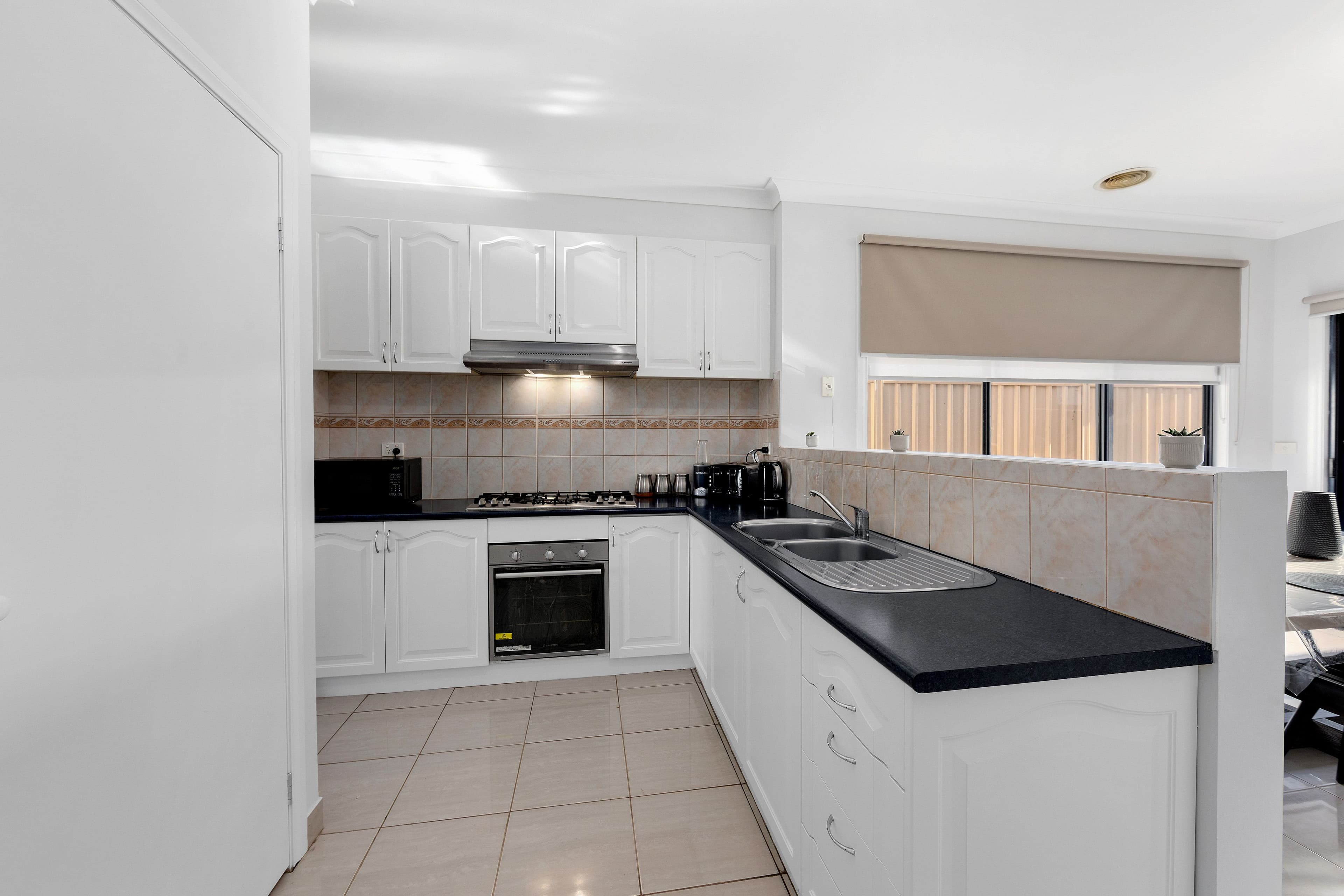 13 St Vincent Way, Caroline Springs VIC 3023, Caroline Springs - Thumbnail 5