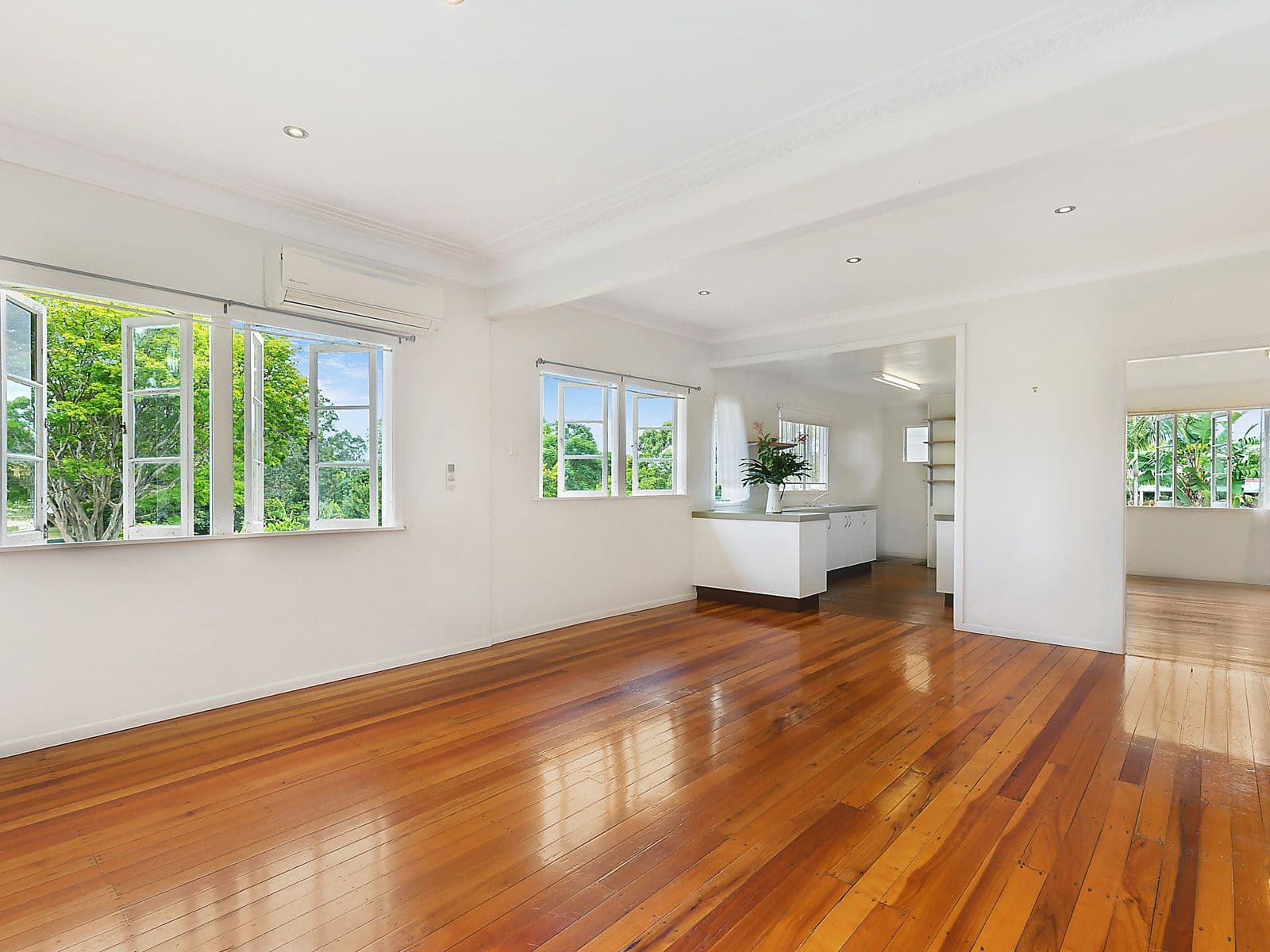 63 Waratah Avenue, Graceville QLD 4075, Graceville - Thumbnail 2