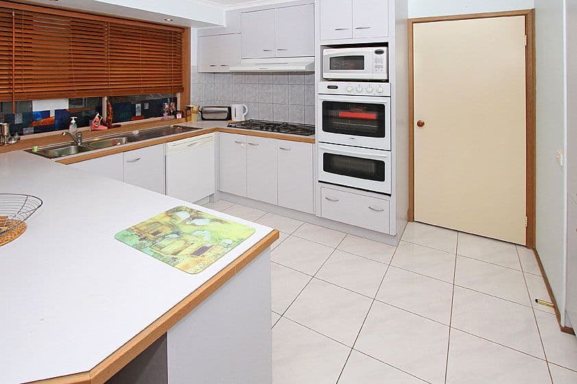 18 Pommel Crescent, EPPING VIC 3076, Epping - Thumbnail 2