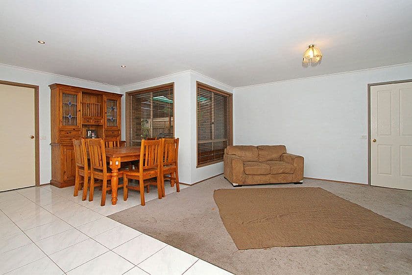 18 Pommel Crescent, EPPING VIC 3076, Epping - Thumbnail 3