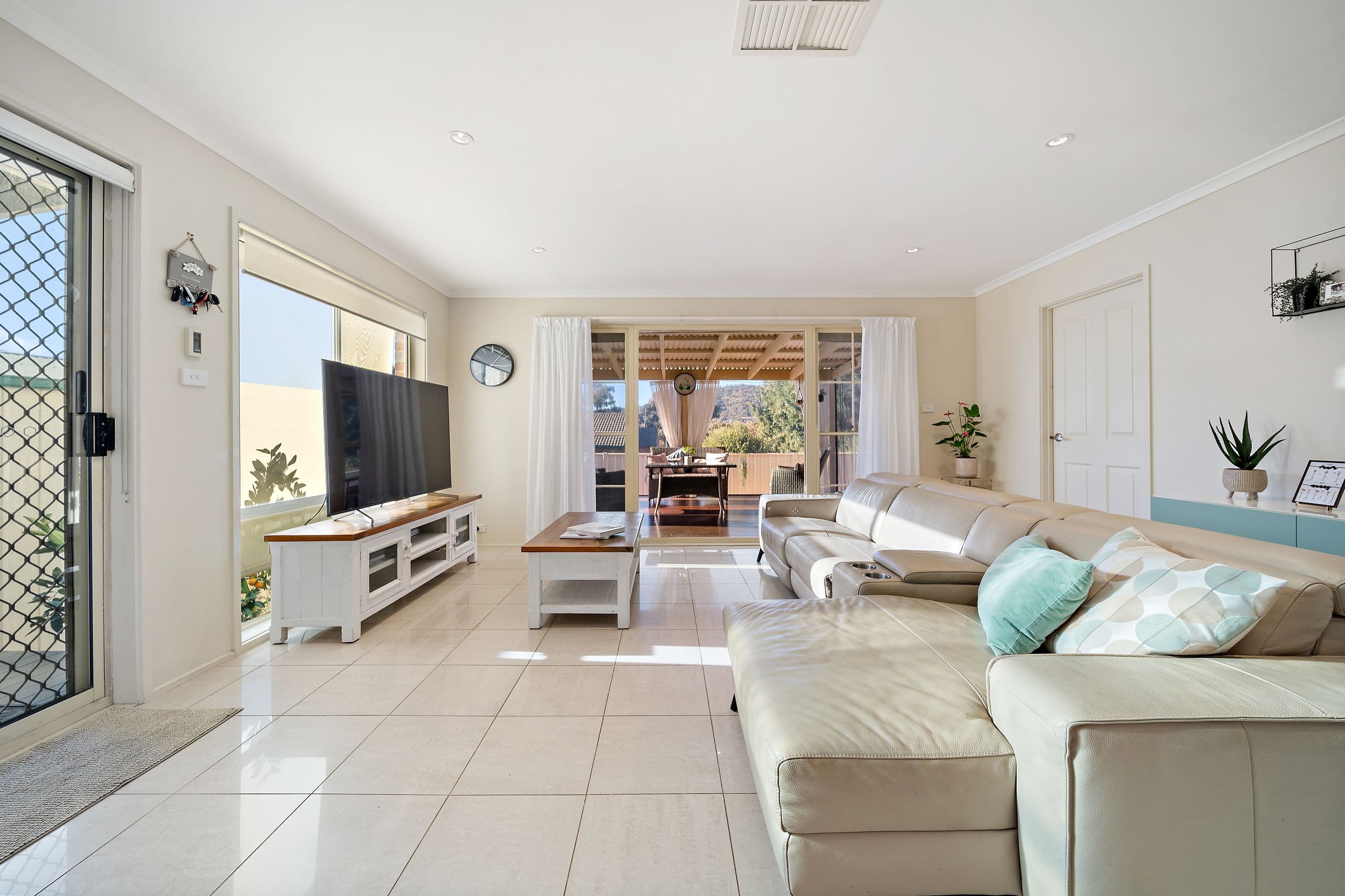 19 Lawlor Place, Gordon ACT 2906, Gordon - Thumbnail 2