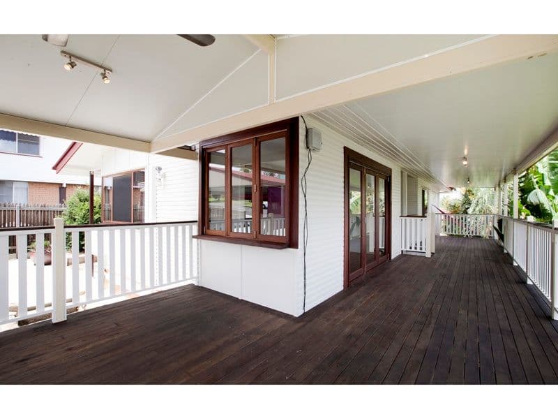 35  Rodney Street, WYNNUM WEST QLD 4178, Wynnum West - Thumbnail 4