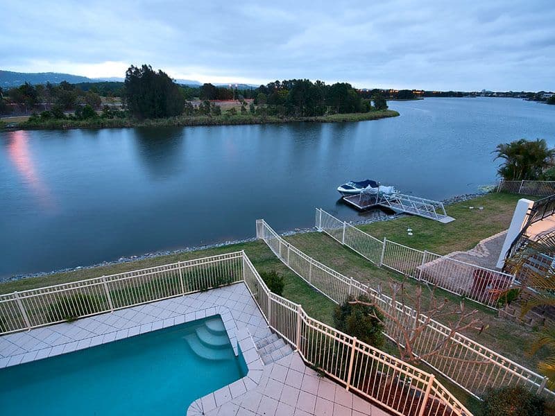 52 Martingale Circuit, CLEAR ISLAND WATERS QLD 4226, Clear Island Waters - Thumbnail 2