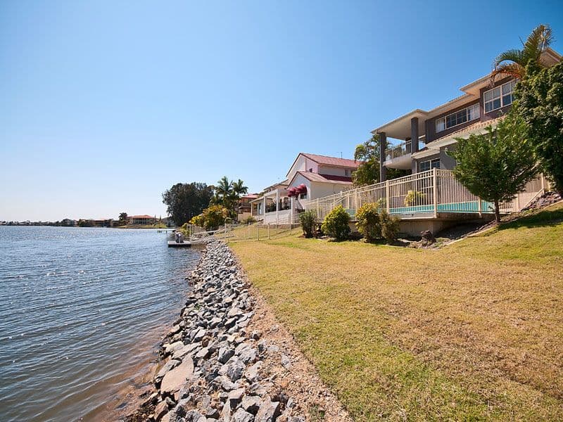 52 Martingale Circuit, CLEAR ISLAND WATERS QLD 4226, Clear Island Waters - Thumbnail 6