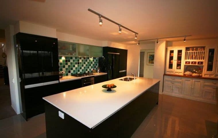 52 Martingale Circuit, CLEAR ISLAND WATERS QLD 4226, Clear Island Waters - Thumbnail 8