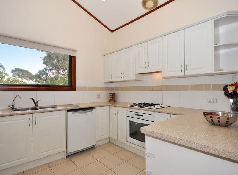 18 Iona Road, ABERFOYLE PARK SA 5159, Aberfoyle Park - Thumbnail 6