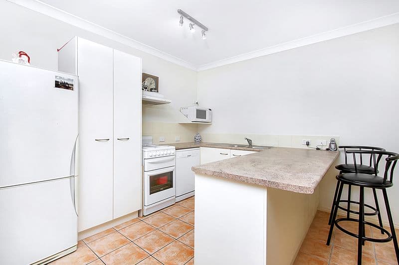 2 Oyster Court, TRINITY BEACH QLD 4879, Trinity Beach - Thumbnail 4