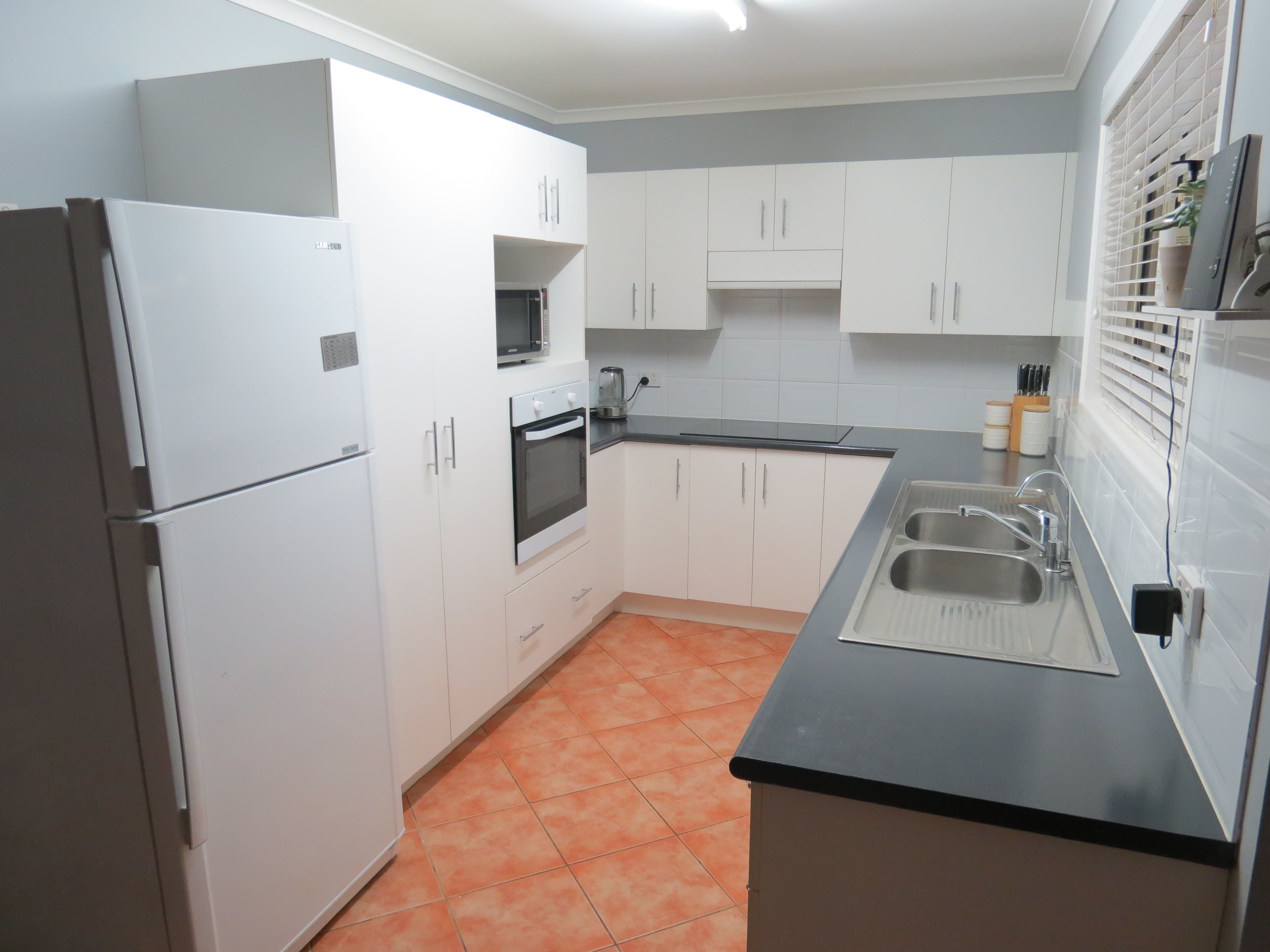 86 Braeside Road, Emerald QLD 4720, Emerald - Thumbnail 2