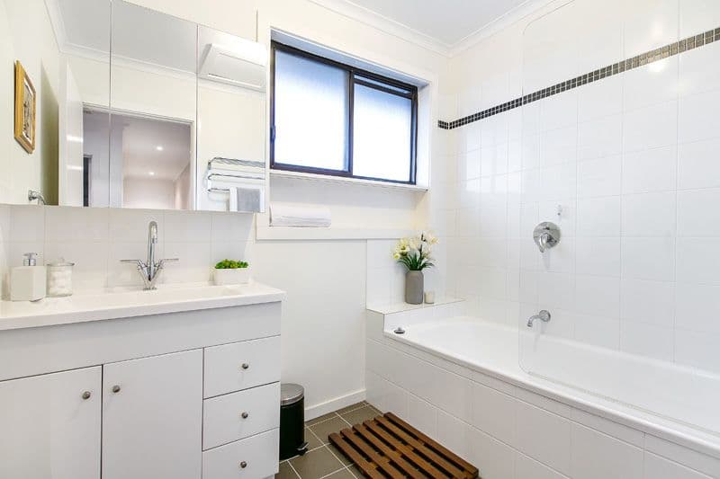 17 Glenelg Drive, MENTONE VIC 3194, Mentone - Thumbnail 8