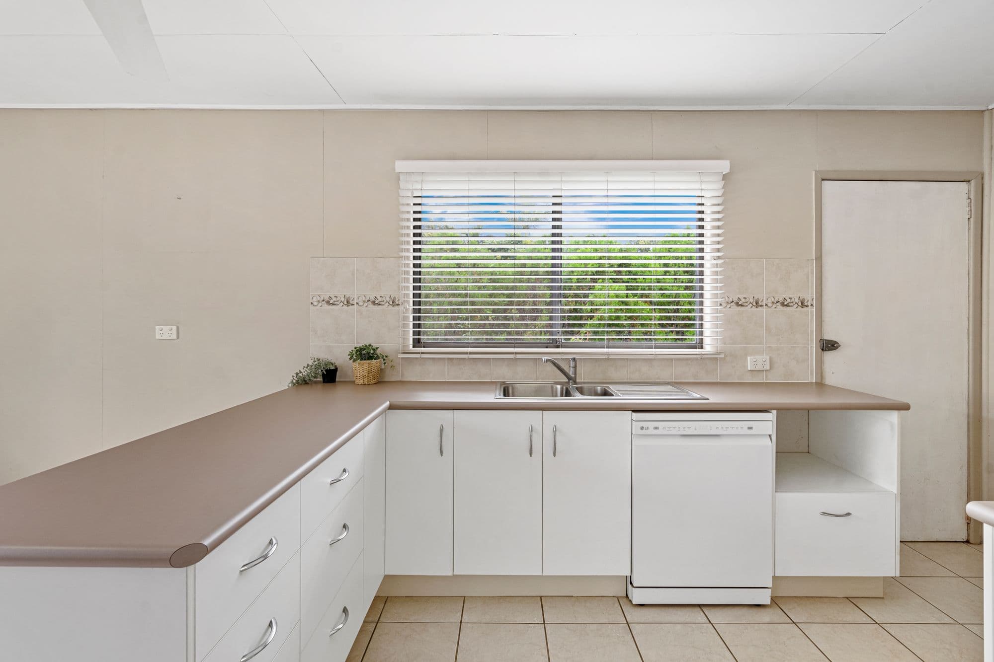 169 Nyleta Street, Coopers Plains QLD 4108, Coopers Plains - Thumbnail 4