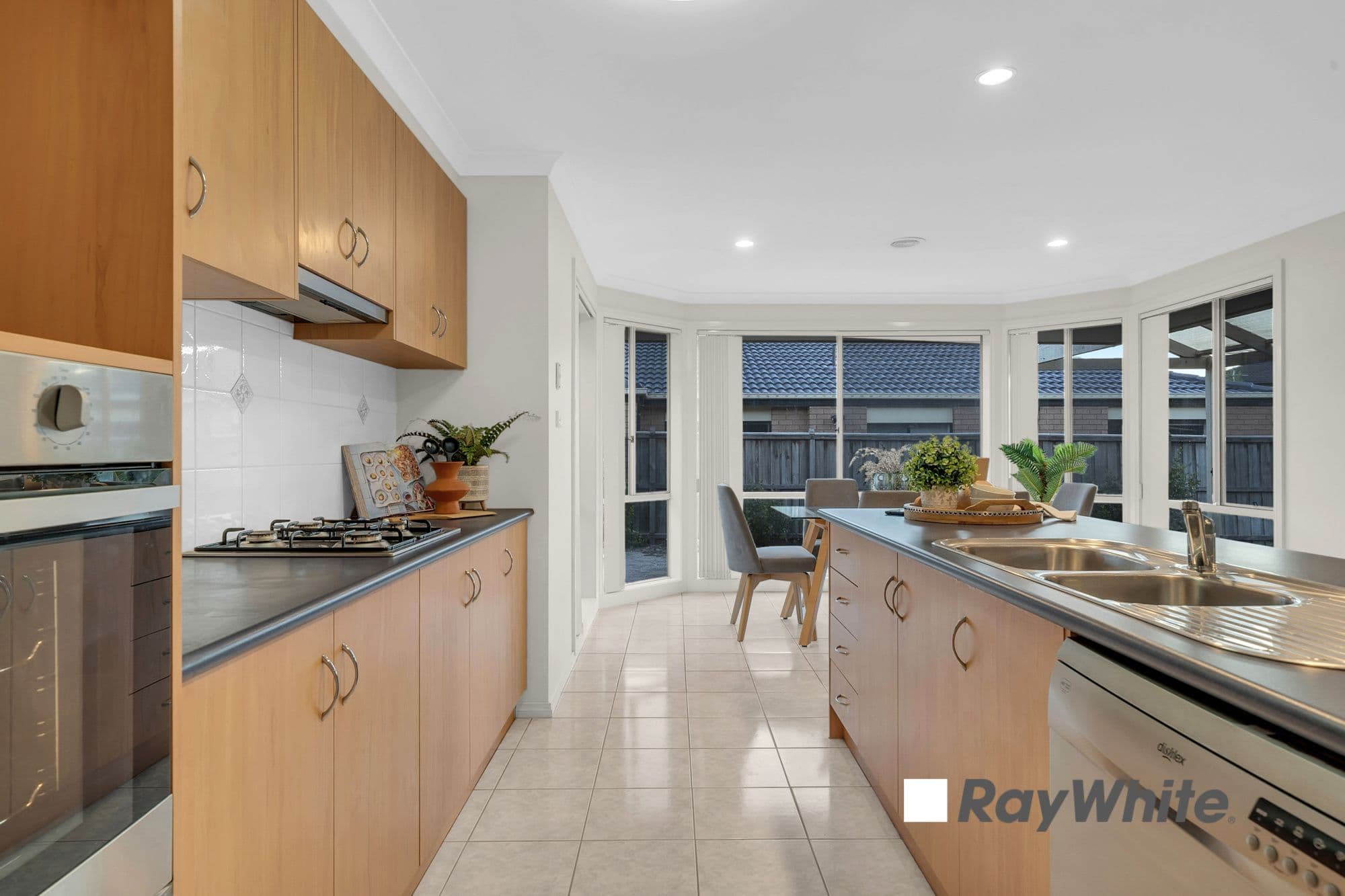 16 Bordeaux Grove, Narre Warren South VIC 3805, Narre Warren South - Thumbnail 8