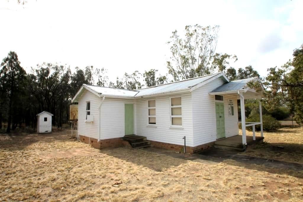 25 Bomera Street, Premer - Image 1