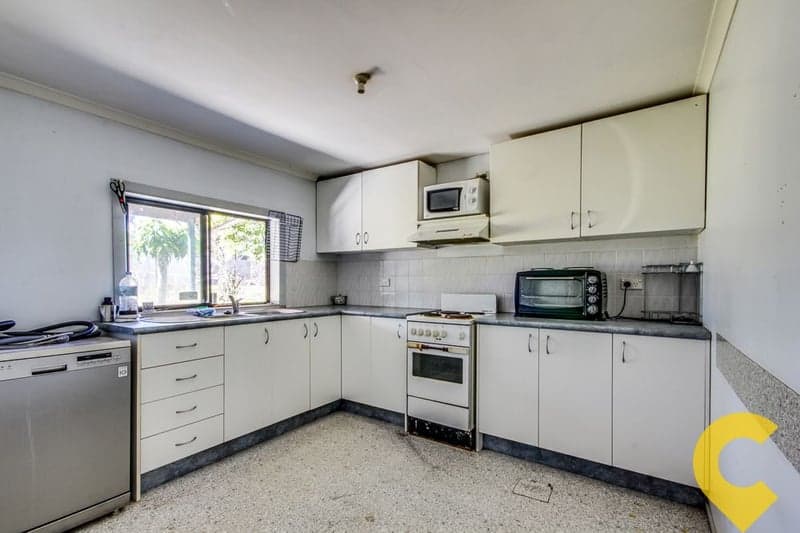 118 Jacaranda Avenue, Logan Central - Thumbnail 2